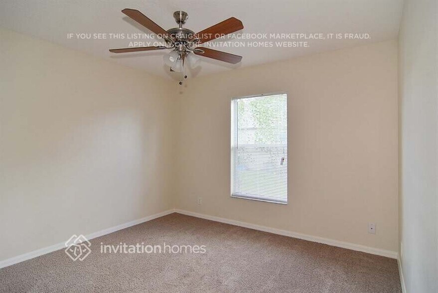 Building Photo - 2321 SW Kent Cir