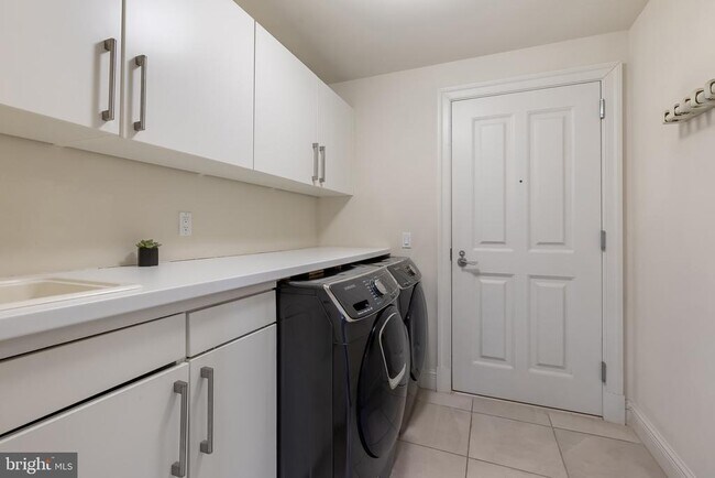 Building Photo - 801 Key Hwy