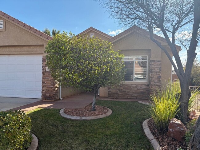 Building Photo - St. George Oasis