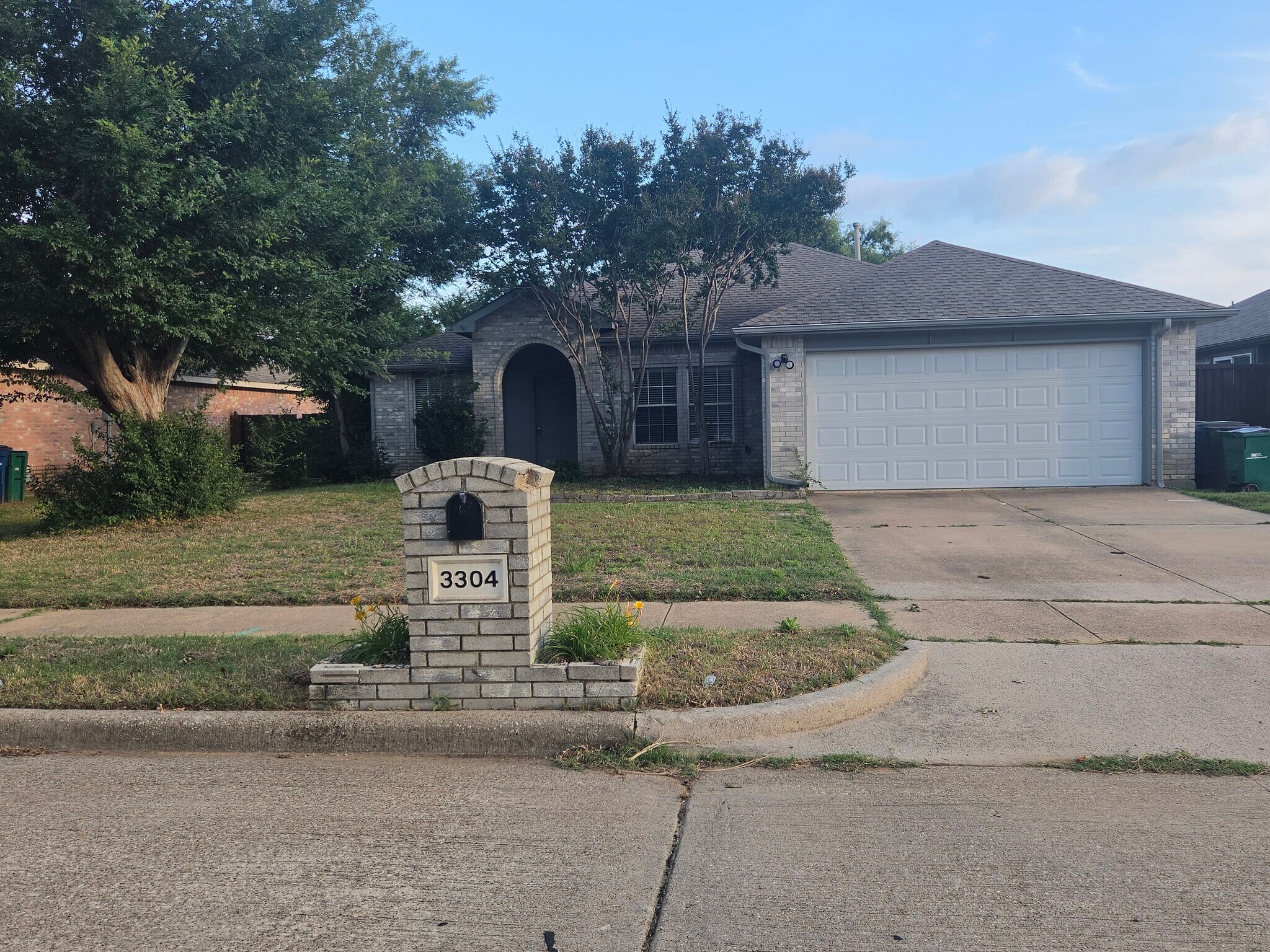 Building Photo - 3304 Sparta Dr