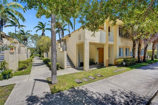 Building Photo - 6235 SW 47th Manor