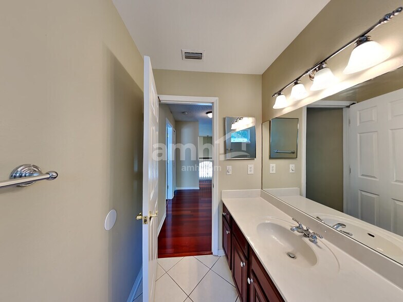 Building Photo - 1415 Loretto Cir