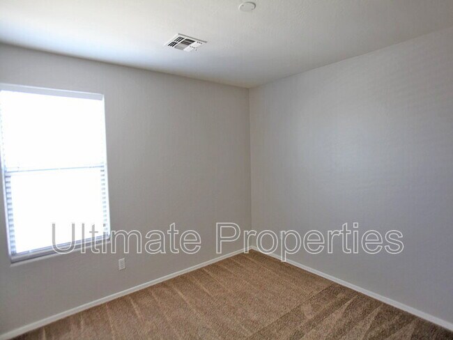 Building Photo - 8636 W Brown St