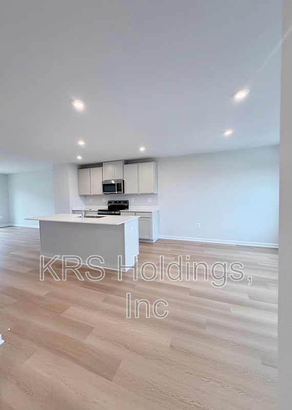 Building Photo - 315 Oldfield Dr