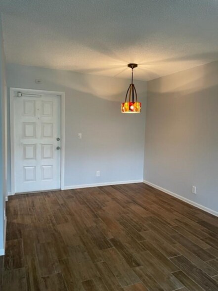 Building Photo - 3710 N Pine Island Rd