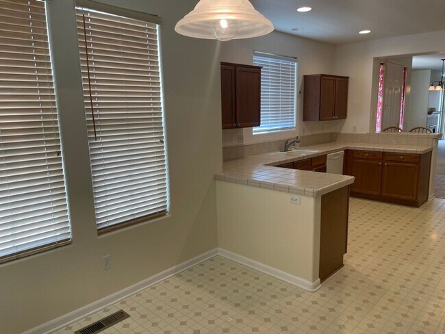 Building Photo - Reno Rental Finders - 1605 Cosenza Dr. Sparks, NV 89434