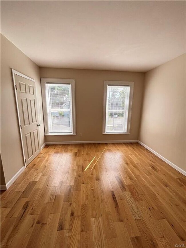 Building Photo - 221 Turin St