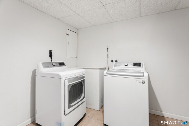 Building Photo - 124 Branca Ct