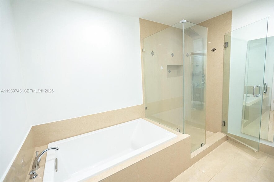 Building Photo - 3753 Estepona Ave