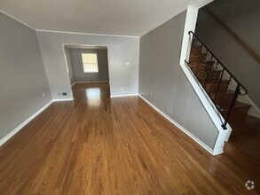 Building Photo - 3 bedroom home