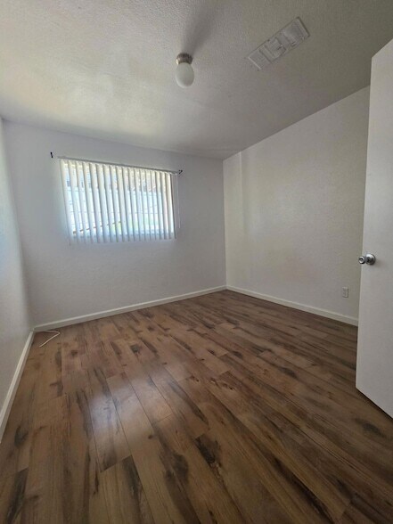 Building Photo - 83632 Manzanita Ave