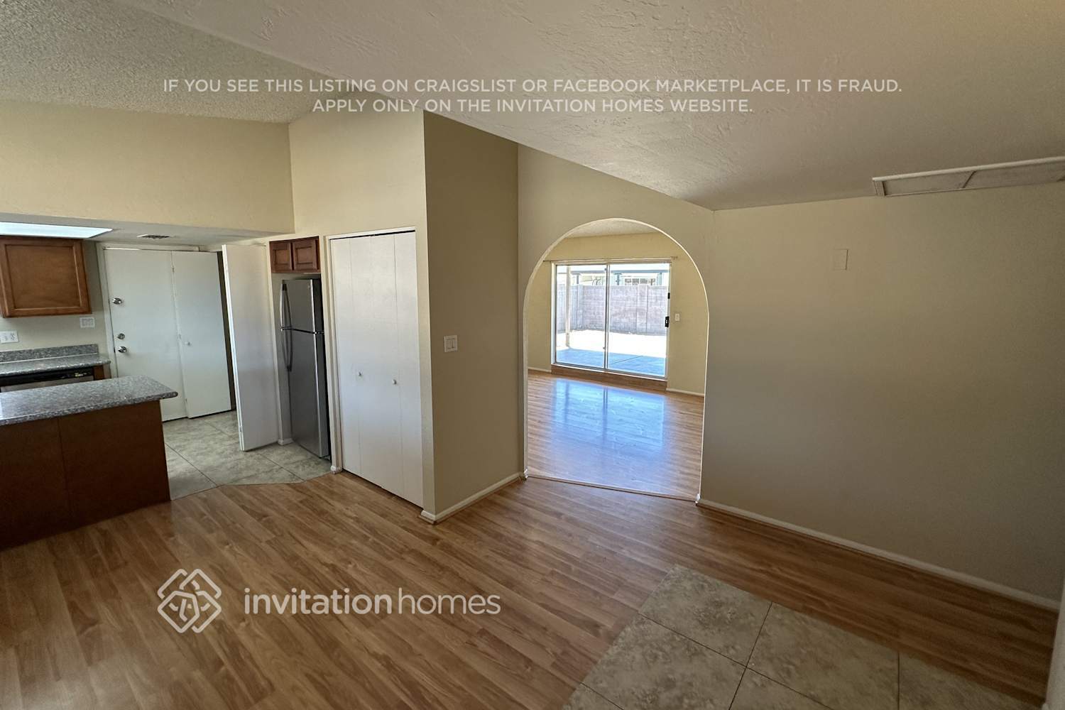 Building Photo - 1643 W Muriel Dr