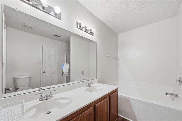 Building Photo - 2932 Reata Dr