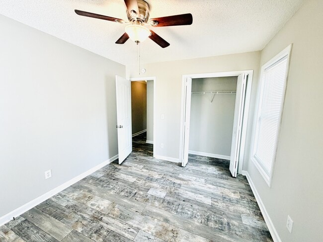 Building Photo - 133 Wildflower Ln