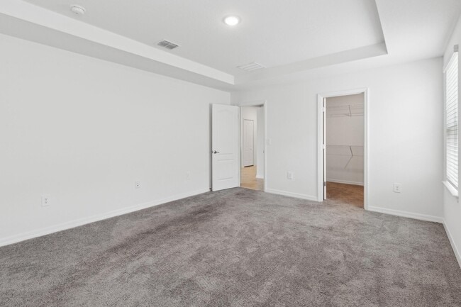 Building Photo - 10621 SW Vasari Way