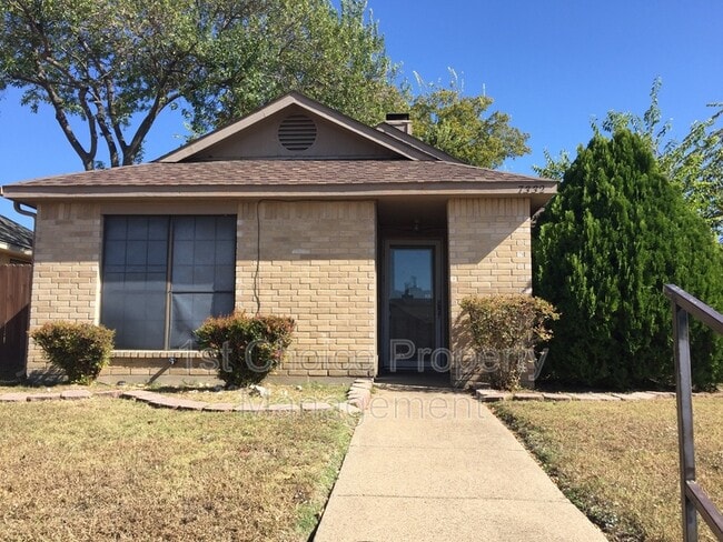 Primary Photo - 7332 Blackthorn Dr
