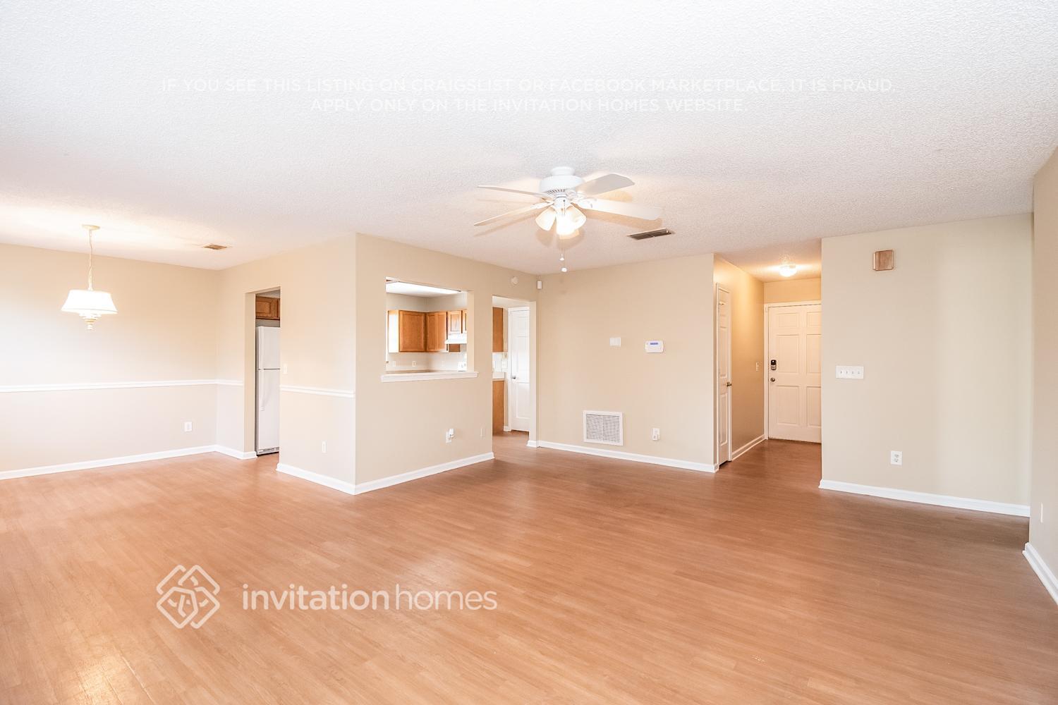 Building Photo - 7761 Pikes Peak Dr