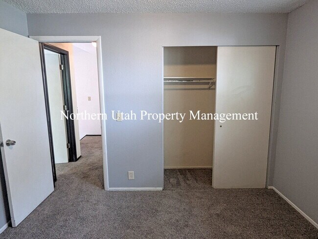 Building Photo - 3204 S 1855 W