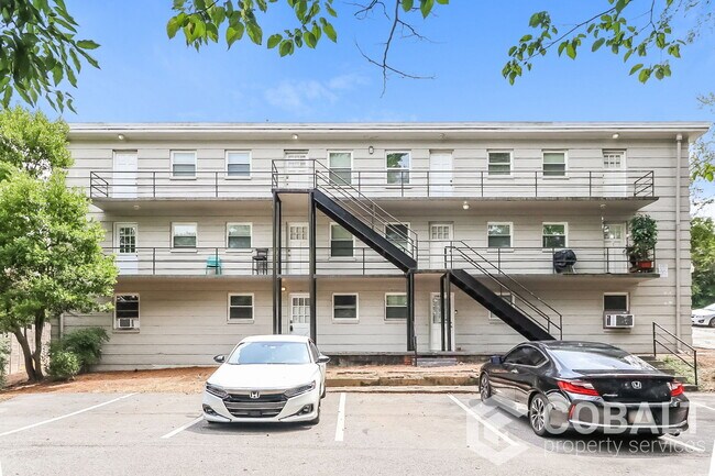 Building Photo - 1982 Rockledge Rd NE