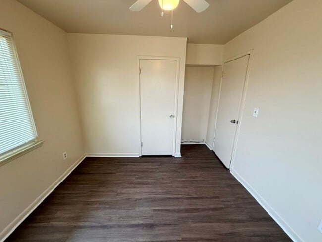 Building Photo - 212 Arcola St