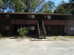 Building Photo - 7012 SW 6th Pl