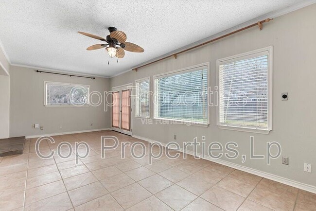 Building Photo - 6414 Maverick Oak Dr