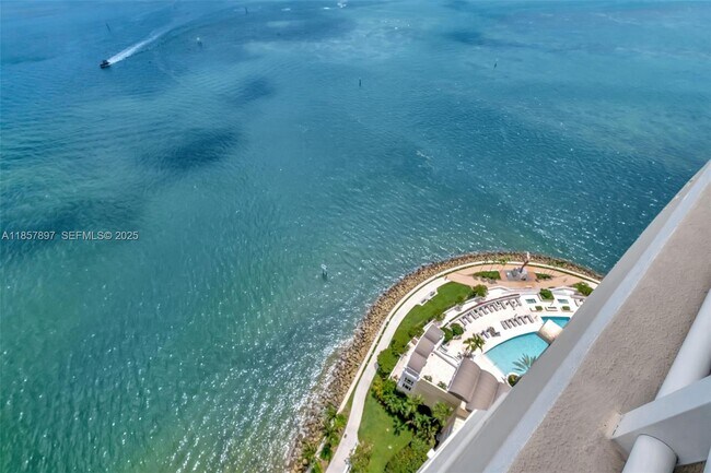 Building Photo - 848 Brickell Key Dr