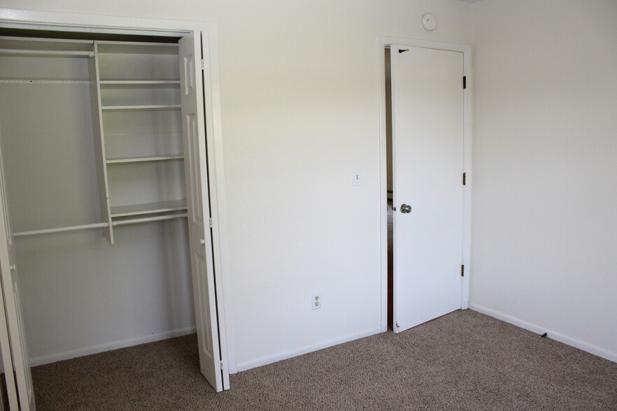 Bedroom 2 - 3221 E 43rd Ave