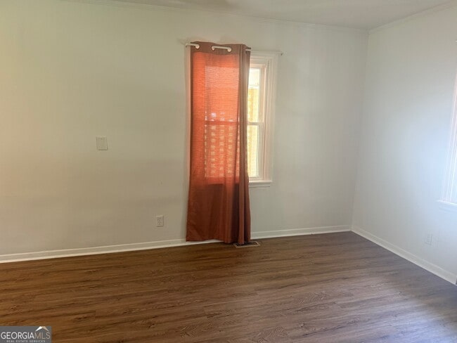 Building Photo - 201 Pecan Dr