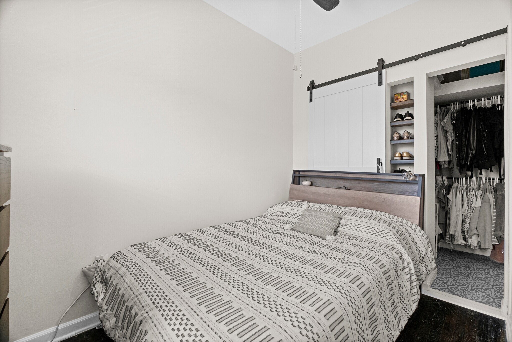 Building Photo - 2338 W 18th Pl