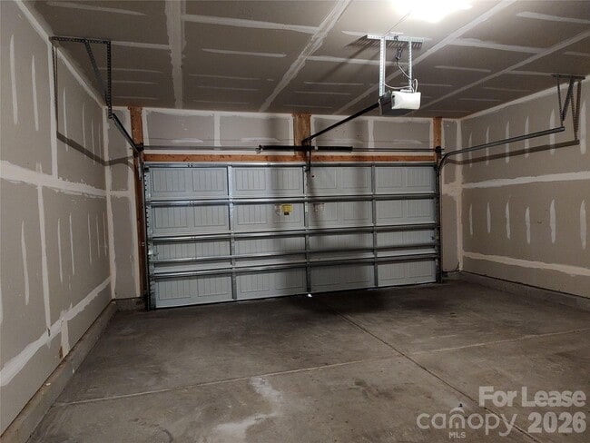 Building Photo - 9623 Weikert Rd