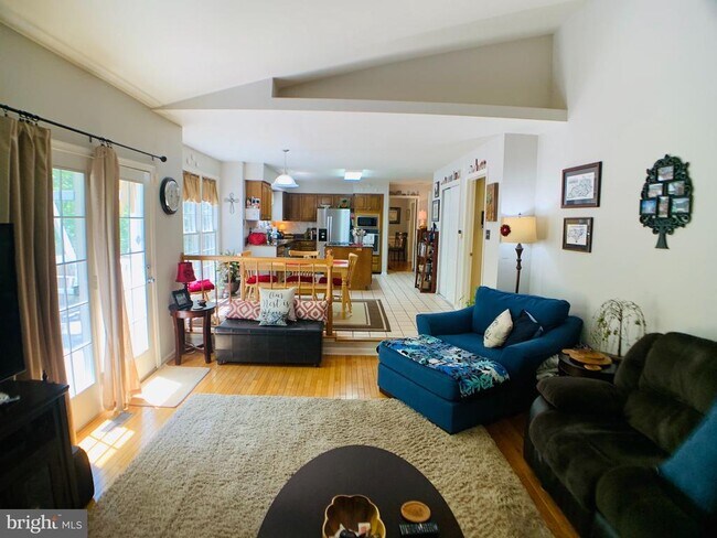 Building Photo - 8604 Oak Chase Cir