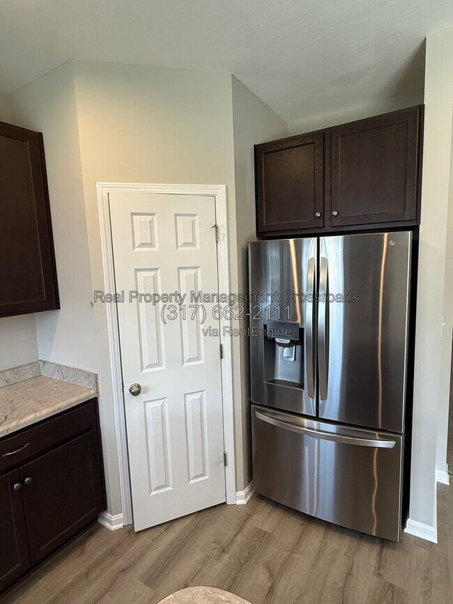 Building Photo - 5509 W Woodhaven Dr