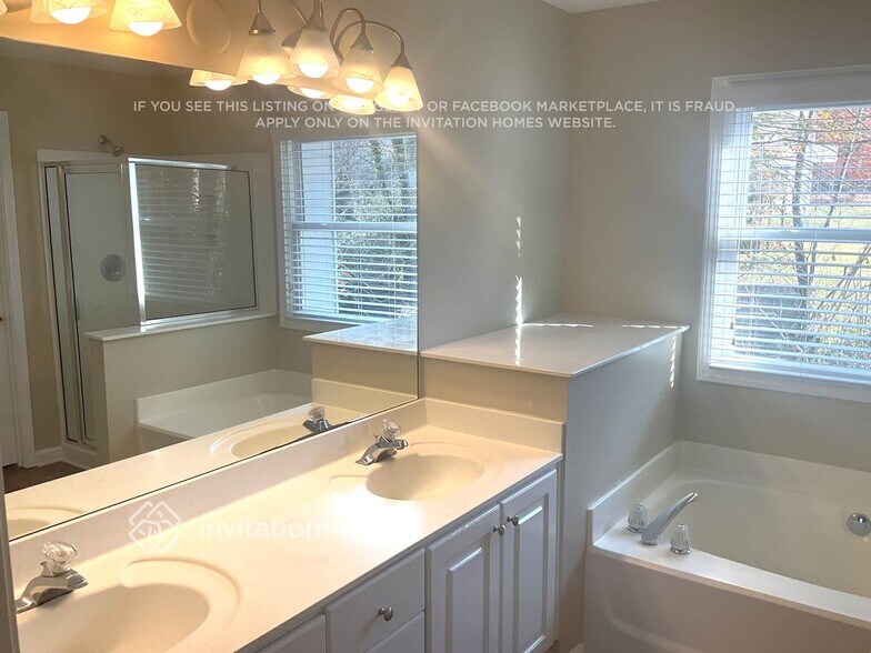 Building Photo - 2977 Kaley Dr NW