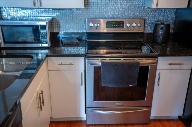 Building Photo - 4360 NW 107th Ave