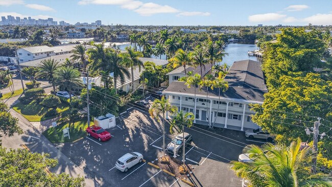 Building Photo - 1821 Middle River Dr