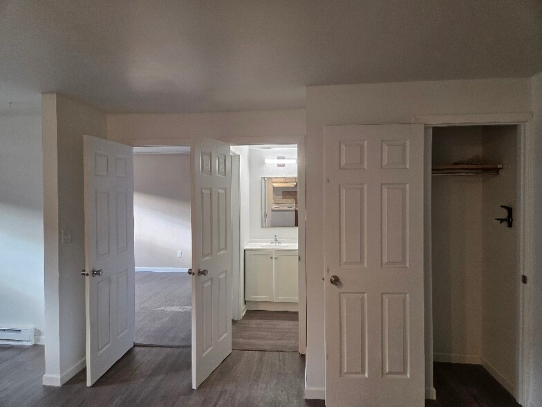 Building Photo - 1312 E Wilson Ave