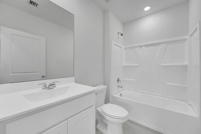 Building Photo - 662 Carlyle Wy