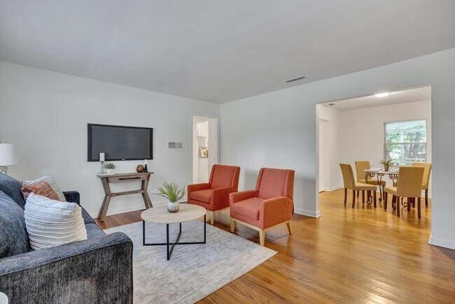 Building Photo - Renovation, MUST SEE!