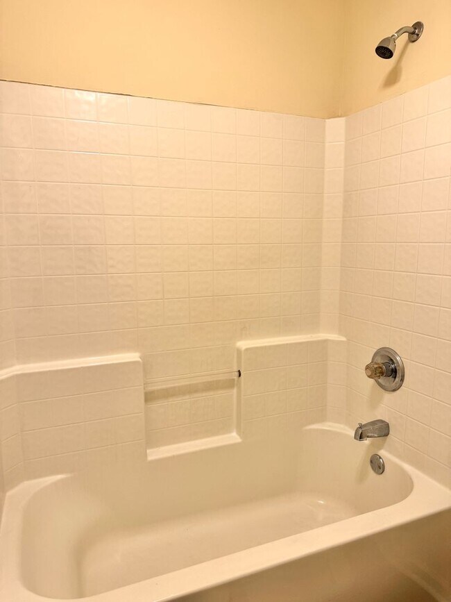 Building Photo - Tuscaloosa, AL Home For Rent. Available to View Now!