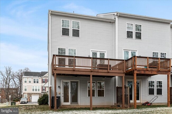 Building Photo - 109 Sequoia Dr