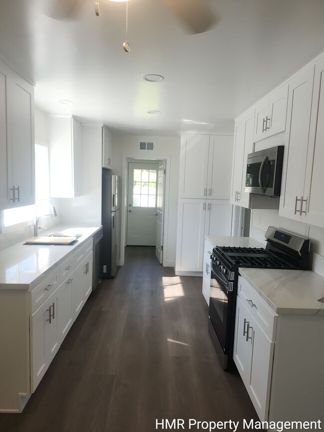 Building Photo - Beautifully Updated Single-Story Home