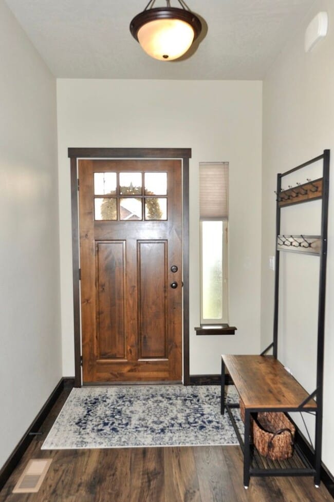 Building Photo - Luxury 3 bed 2 bath Rancher: Miller's Landing
