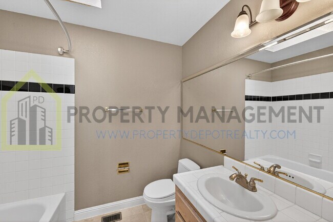 Building Photo - Spacious 3-Bedroom, 3-Bath Home Available