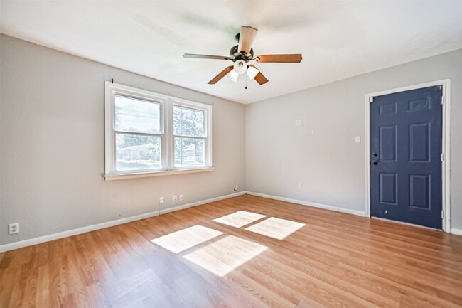 Building Photo - 1007 Plum St