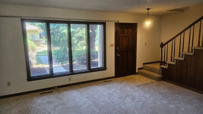 Building Photo - 2608 Leisure Dr
