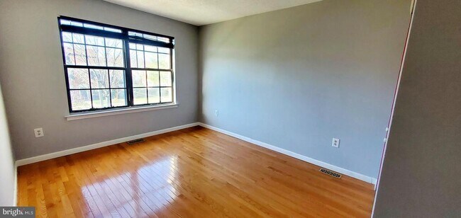 Building Photo - 95 O'Neill Ct
