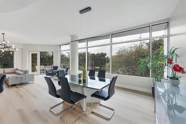 Building Photo - 525 E Jackson St