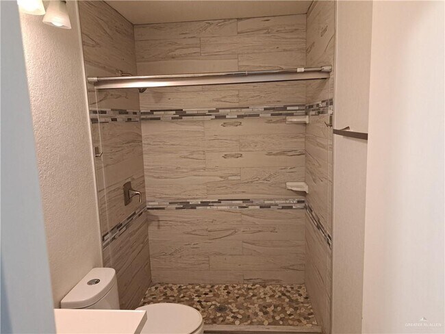 Building Photo - 2813 Hawk Ct