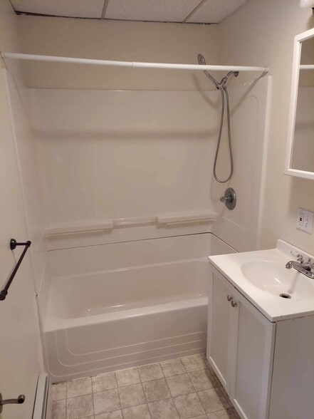 Building Photo - 55 Bradbury St